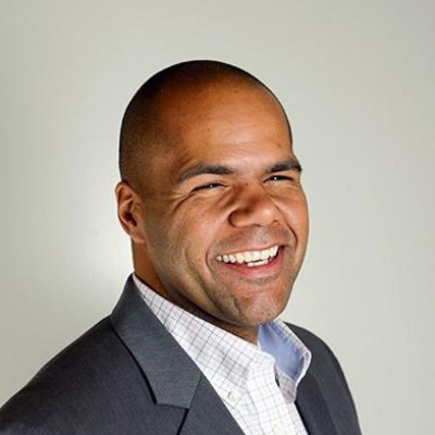 Flavio Martins, author of Win The Customer, professional headshot